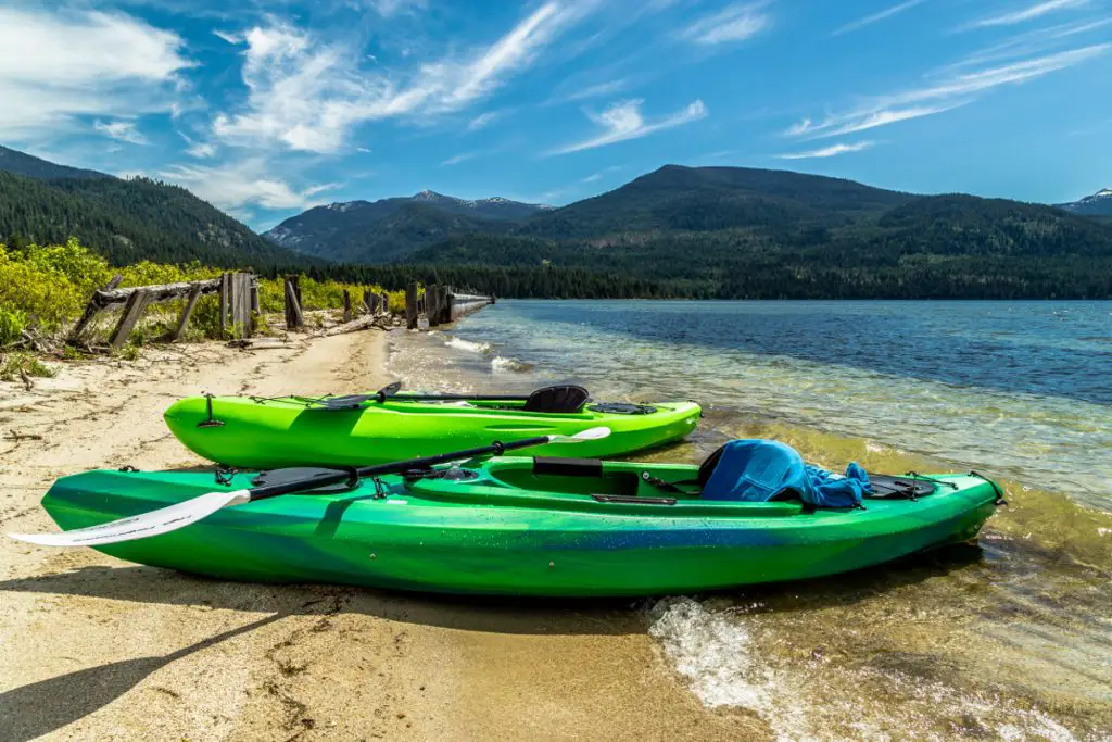 Kayaking Priest Lake Thorofare