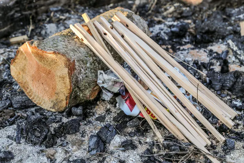 how to start a campfire lean-to fire