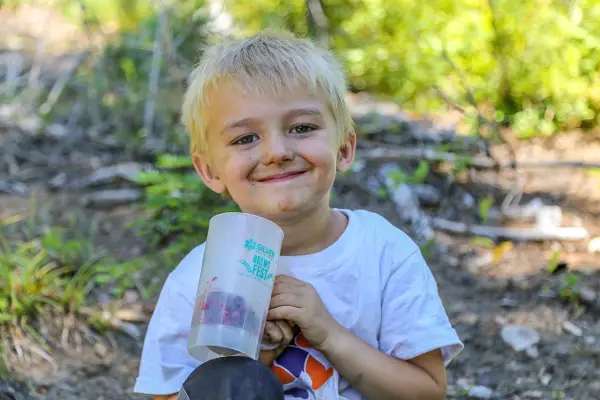 huckleberry picking